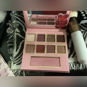 Eyeshadow palette